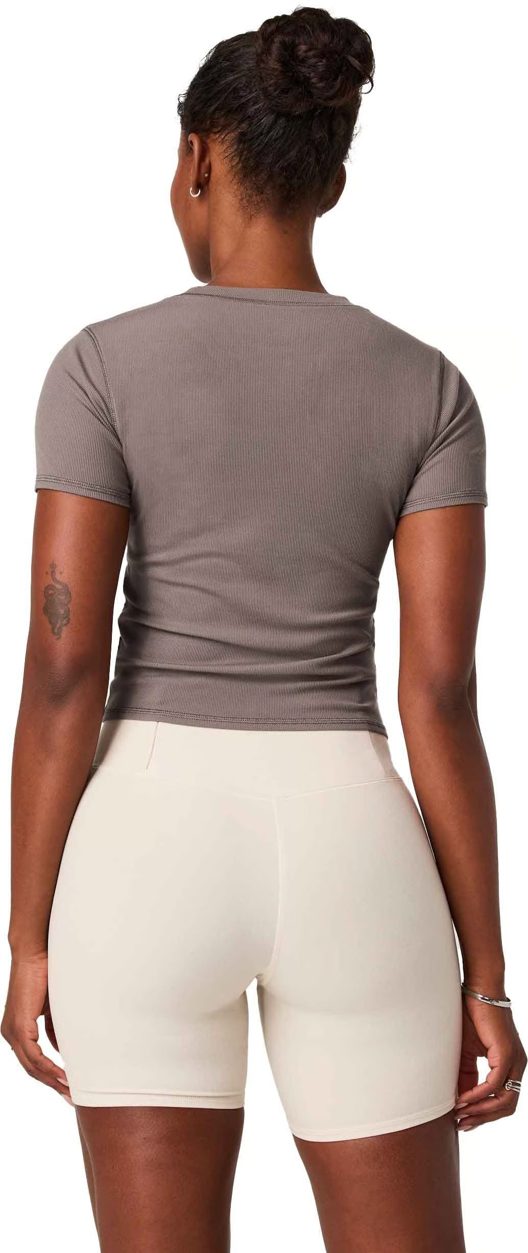 Vuori Pose Fitted Tee - Smokey Taupe
