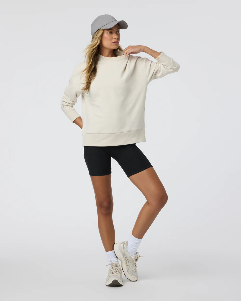 Vuori Sedona Weekender Crew - Bone