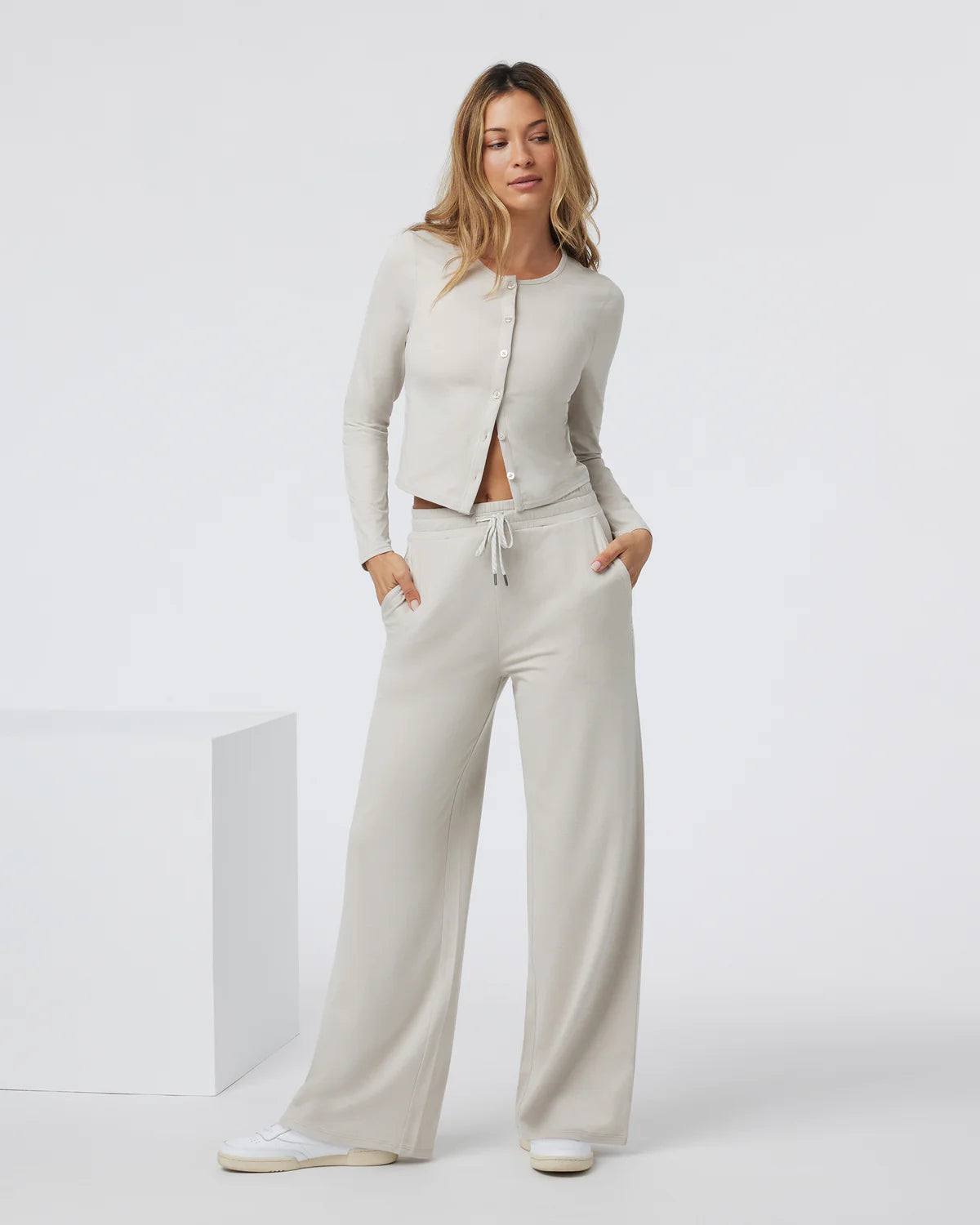 Vuori Essential Wideleg - Ecru Heather