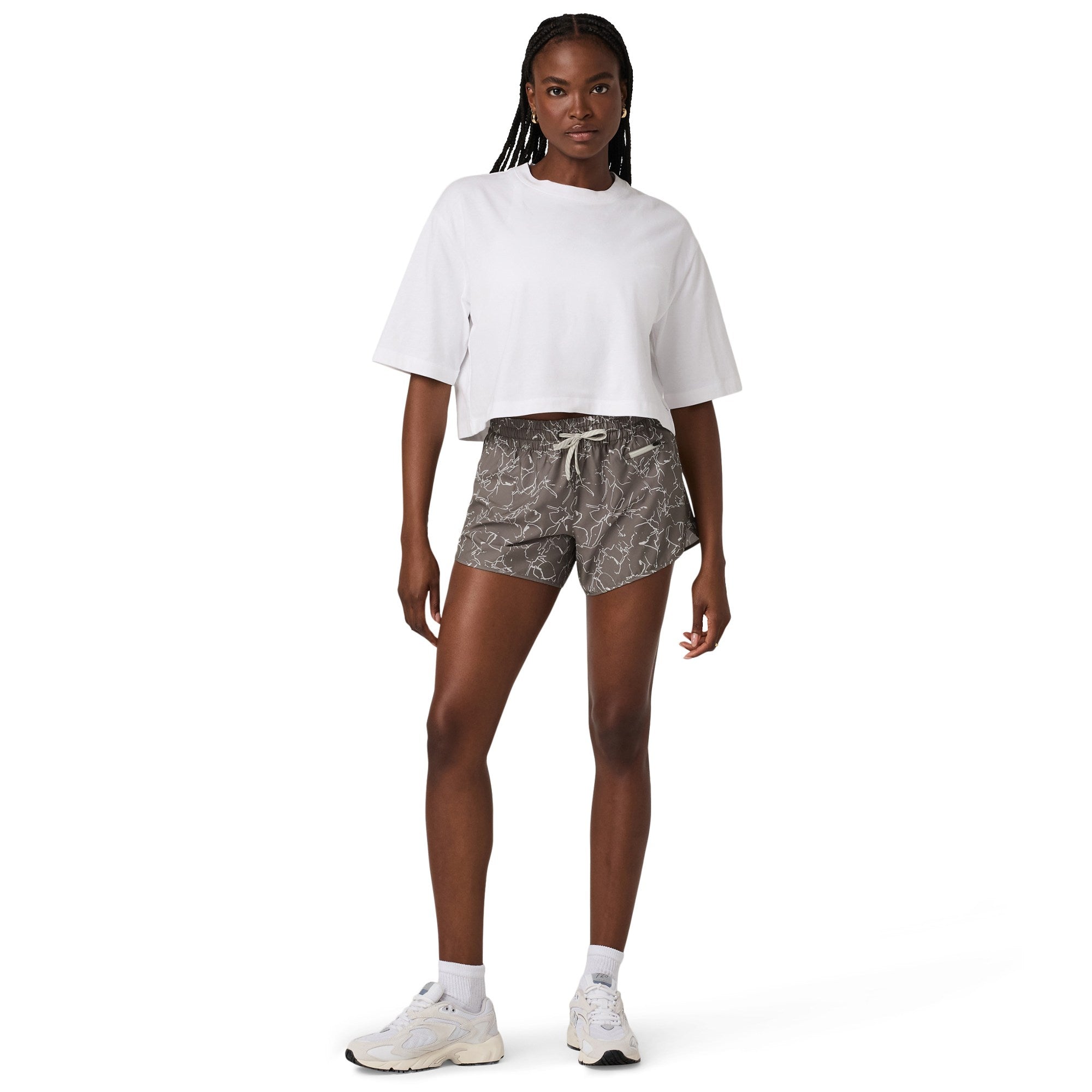 Vuori Clementine 4" Short 2.0 - Smokey Taupe Iris