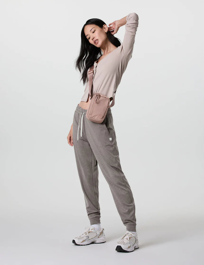 Vuori Performance Jogger - Chia Heather